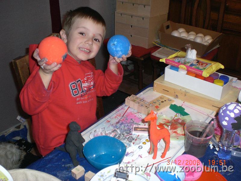 CIMG3693.JPG - Rafael est heureux de bricoler !